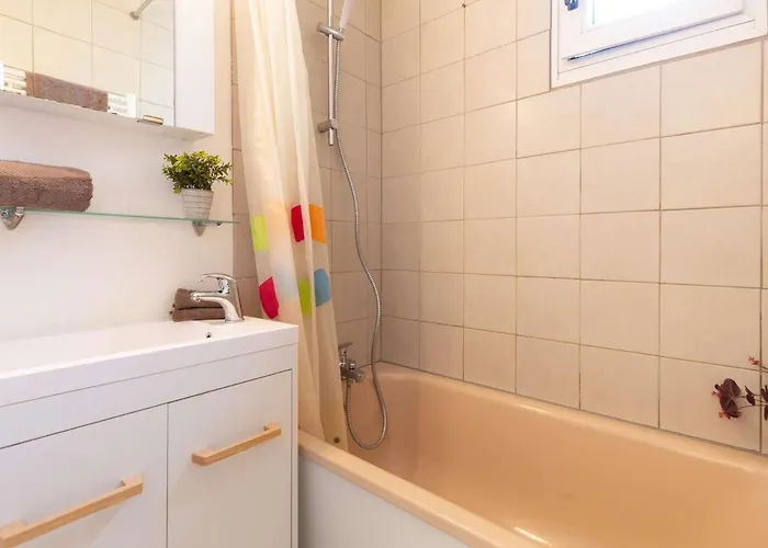 Pour 4 Pers A Lary Avec Wifi Et Animaux Admis - Fr-1-296-464